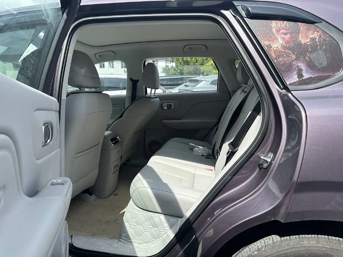 2025 Leapmotor B10 BEV 56.2KWH,autocango,china used car exporter,china ev exporter,chinese used car exporter,chinese used ev exporter