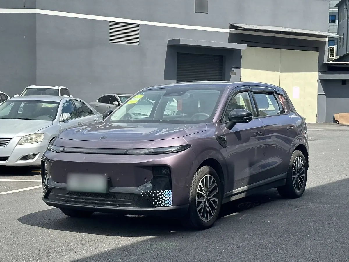 2025 Leapmotor B10 BEV 56.2KWH,autocango,china used car exporter,china ev exporter,chinese used car exporter,chinese used ev exporter