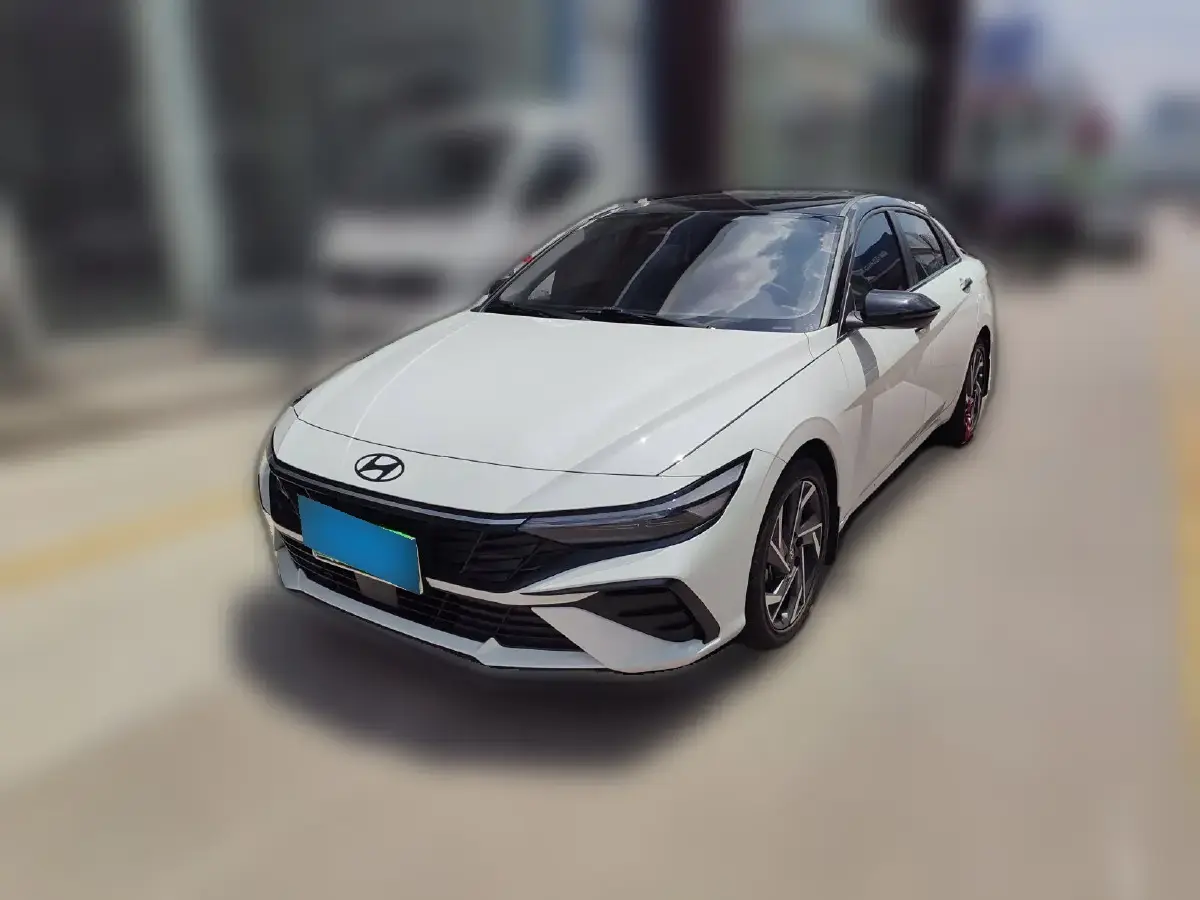 2023 Hyundai Elantra 1.5L 115HP L4 CVT