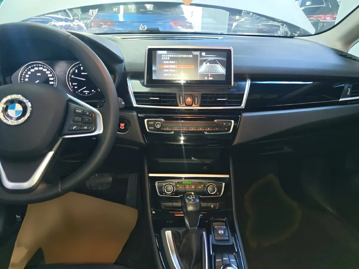 2018 BMW 2 Series Wagon 1.5T 136HP L3 6AT,autocango,china used car exporter,china ev exporter,chinese used car exporter,chinese used ev exporter