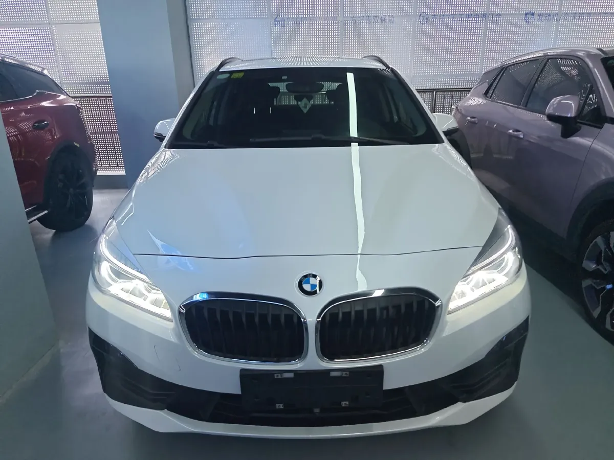 2018 BMW 2 Series Wagon 1.5T 136HP L3 6AT,autocango,china used car exporter,china ev exporter,chinese used car exporter,chinese used ev exporter