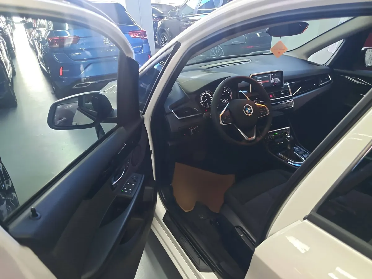 2018 BMW 2 Series Wagon 1.5T 136HP L3 6AT,autocango,china used car exporter,china ev exporter,chinese used car exporter,chinese used ev exporter