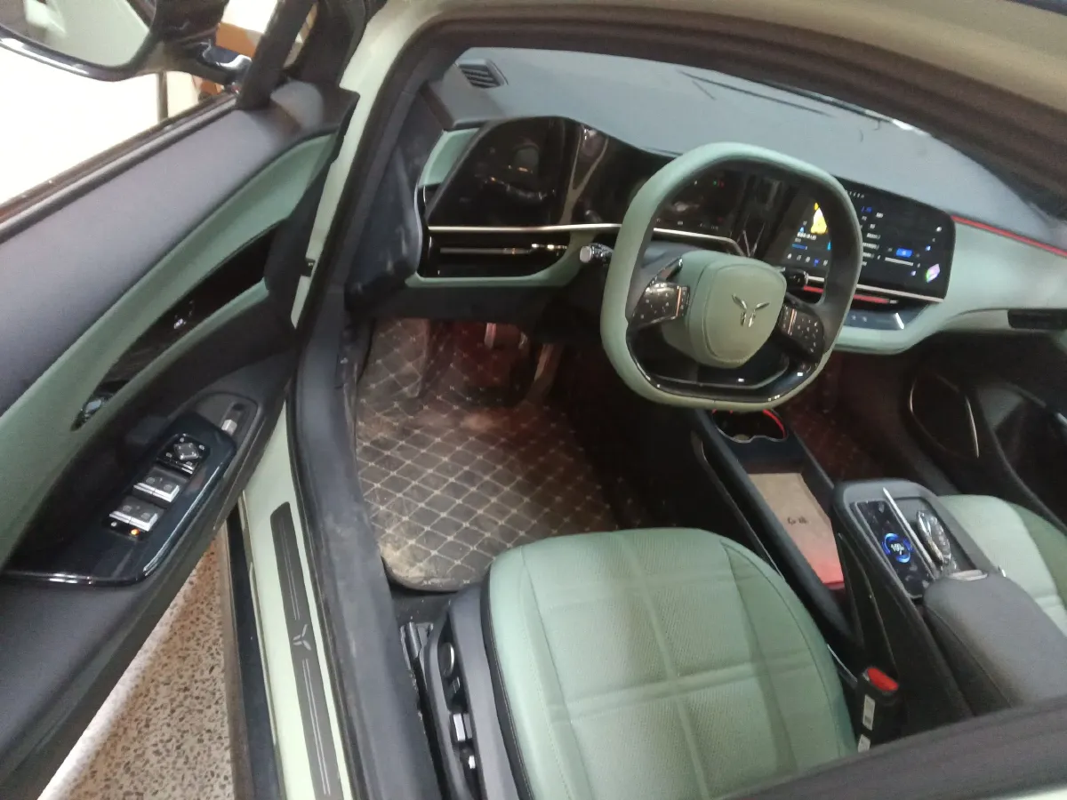 2024 HongQi EH7 BEV 85KWH,autocango,china used car exporter,china ev exporter,chinese used car exporter,chinese used ev exporter