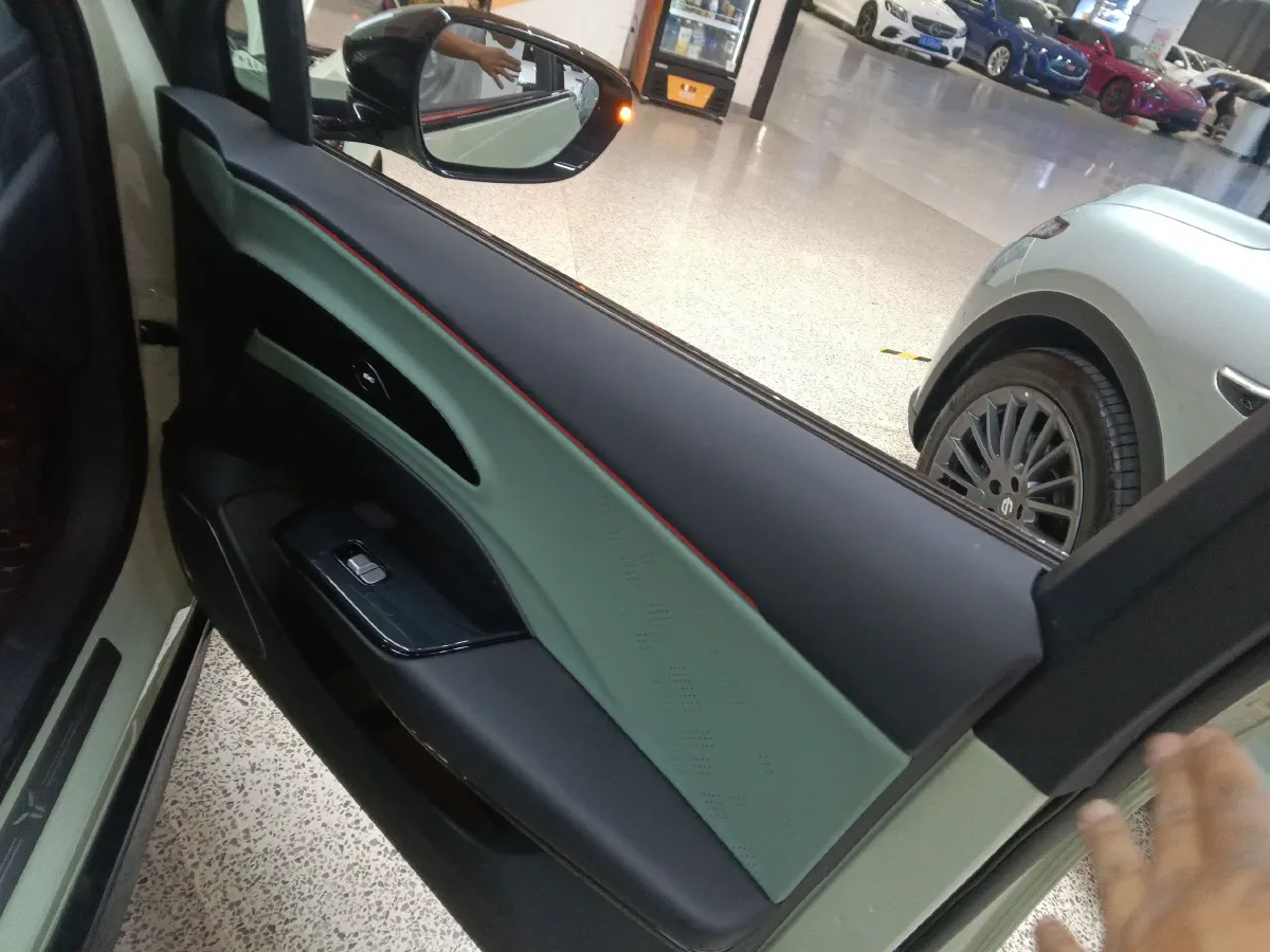 2024 HongQi EH7 BEV 85KWH,autocango,china used car exporter,china ev exporter,chinese used car exporter,chinese used ev exporter