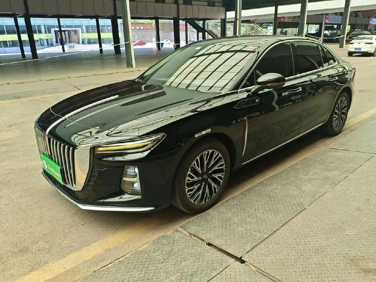 2025 HongQi H5 2.0T 224HP L4 8AT