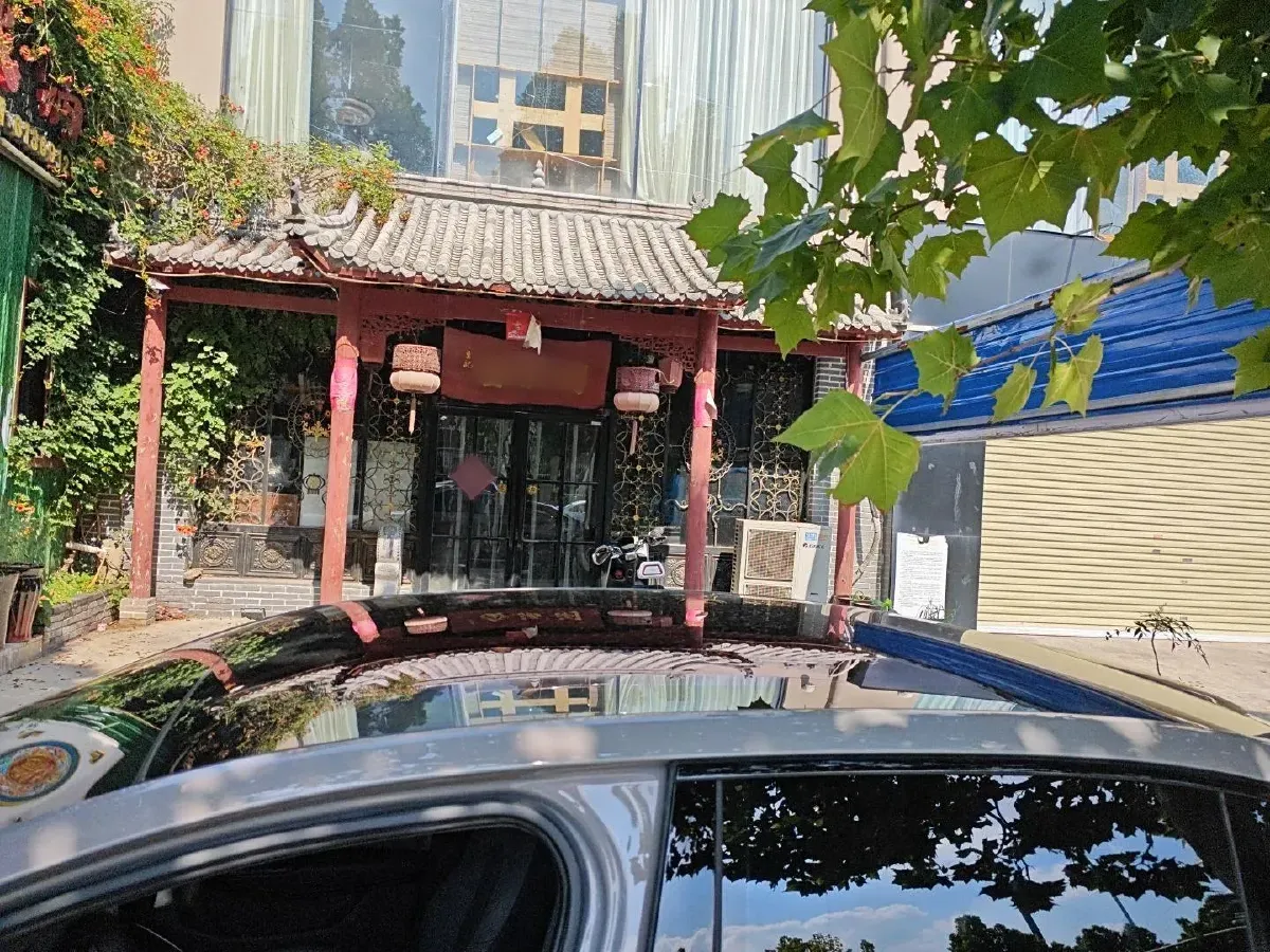 2024 HongQi EH7 BEV 111KWH,autocango,china used car exporter,china ev exporter,chinese used car exporter,chinese used ev exporter