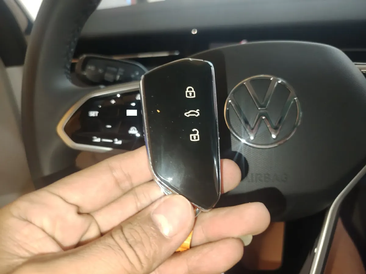 2024 Volkswagen ID.7 Vizzion BEV 84.8KWH,autocango,china used car exporter,china ev exporter,chinese used car exporter,chinese used ev exporter