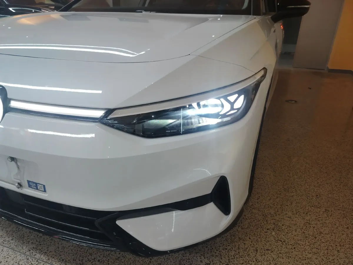 2024 Volkswagen ID.7 Vizzion BEV 84.8KWH,autocango,china used car exporter,china ev exporter,chinese used car exporter,chinese used ev exporter