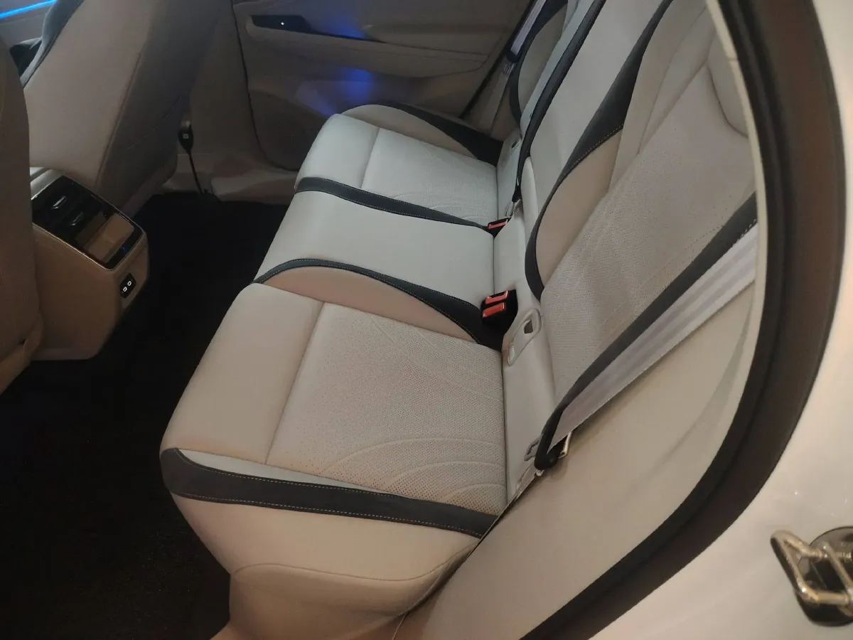 2024 Volkswagen ID.7 Vizzion BEV 84.8KWH,autocango,china used car exporter,china ev exporter,chinese used car exporter,chinese used ev exporter