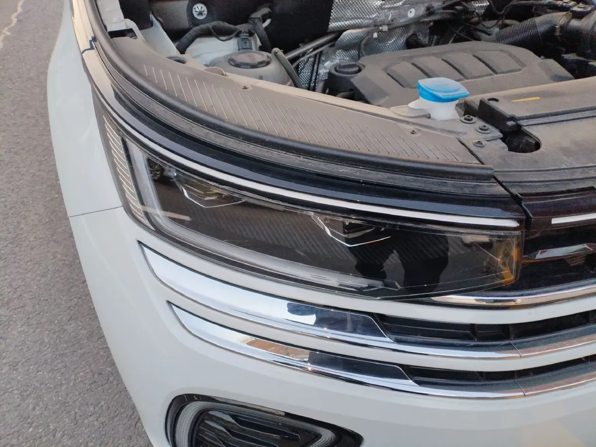 2023 Volkswagen Tavendor 2.0T 186HP L4 7DCT,autocango,china used car exporter,china ev exporter,chinese used car exporter,chinese used ev exporter