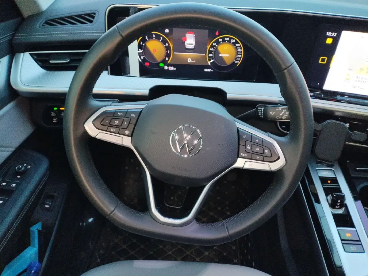 2023 Volkswagen Tavendor 2.0T 186HP L4 7DCT,autocango,china used car exporter,china ev exporter,chinese used car exporter,chinese used ev exporter