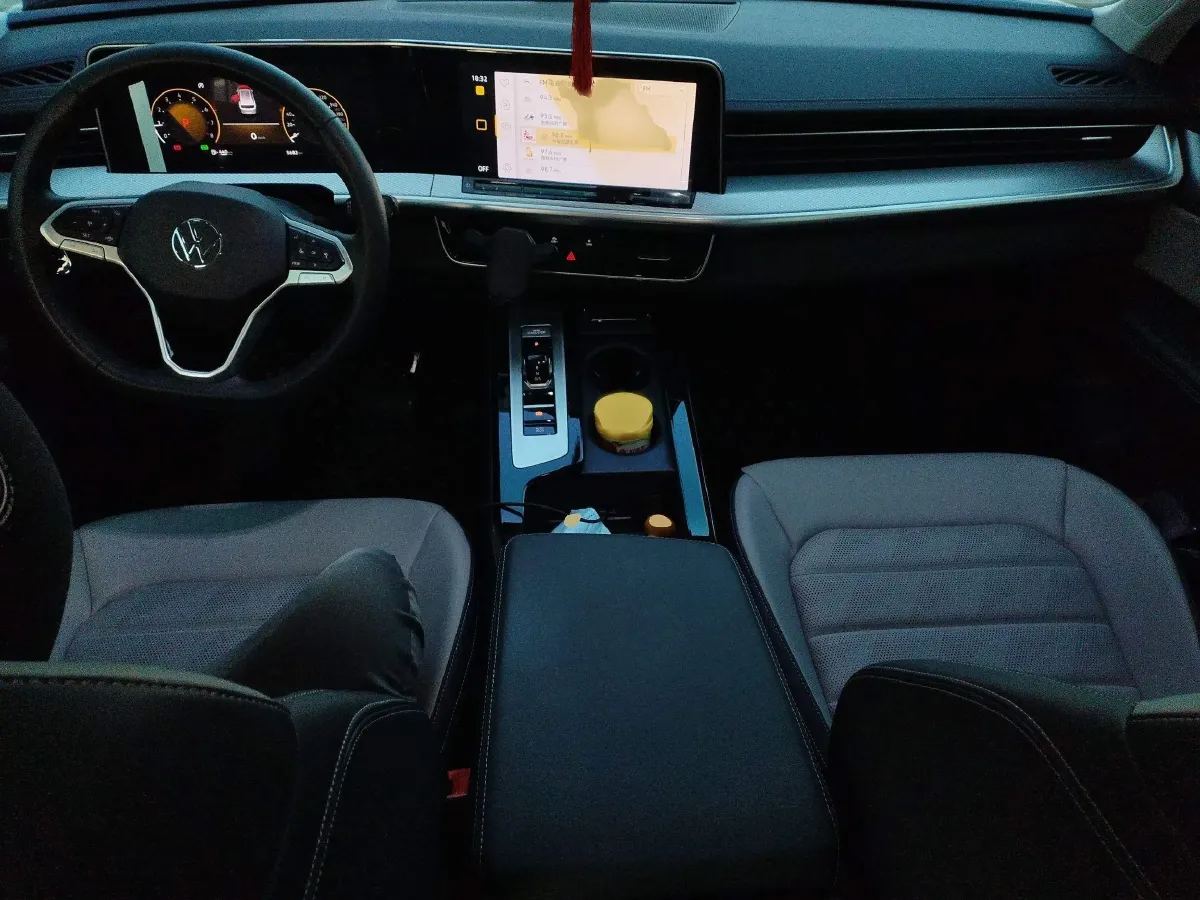 2023 Volkswagen Tavendor 2.0T 186HP L4 7DCT,autocango,china used car exporter,china ev exporter,chinese used car exporter,chinese used ev exporter