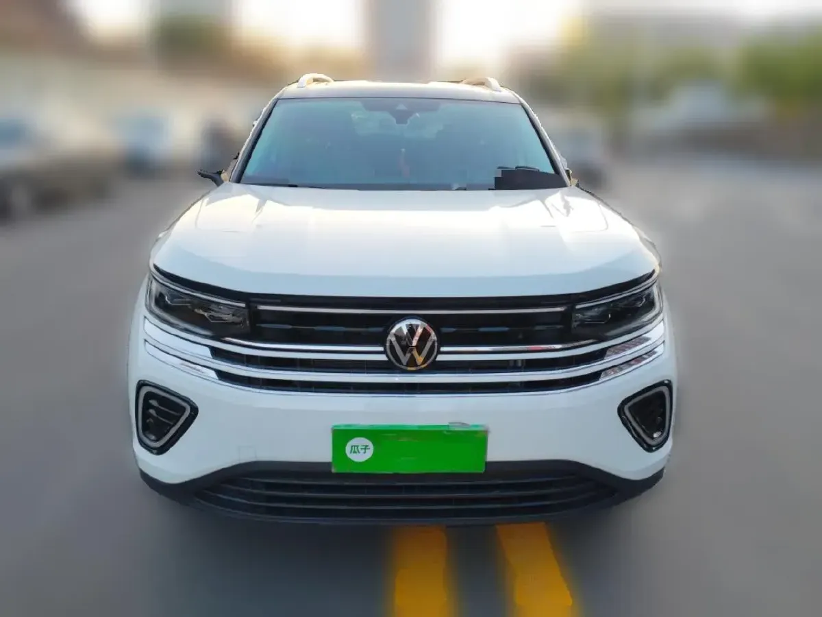2023 Volkswagen Tavendor 2.0T 186HP L4 7DCT,autocango,china used car exporter,china ev exporter,chinese used car exporter,chinese used ev exporter