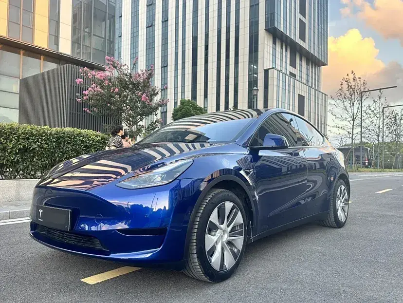 2022 Tesla Model Y BEV 60KWH