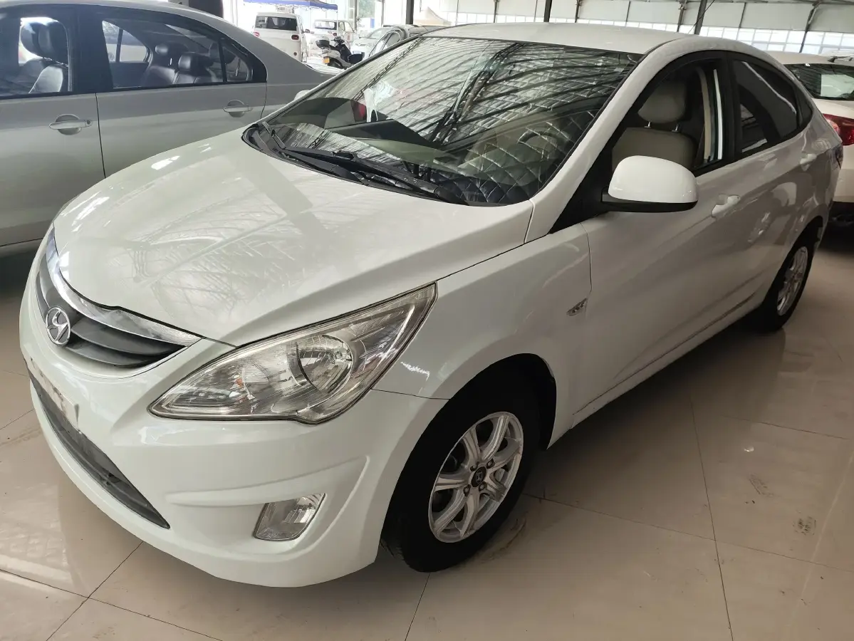 2010 Hyundai Reina 1.4L 107HP L4 5MT