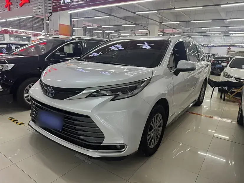 2021 Toyota Sienna 2.5L 192HP L4 E-CVT Hybrid