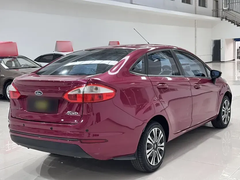 2013 Ford Fiesta 1.5L 110HP L4 5MT,autocango,china used car exporter,china ev exporter,chinese used car exporter,chinese used ev exporter