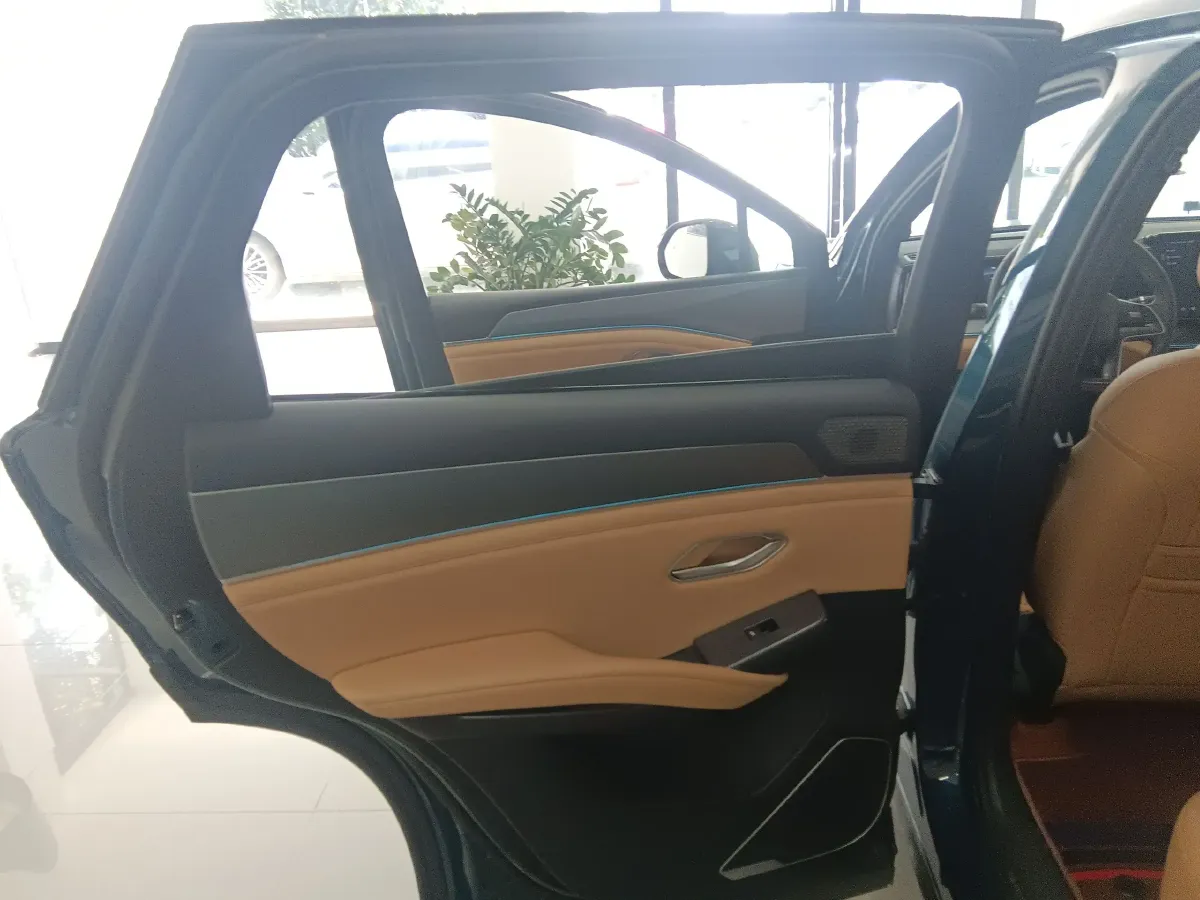2024 BYD SongL DM-i 1.5L 101HP L4 E-CVT PHEV 18.3KWH,autocango,china used car exporter,china ev exporter,chinese used car exporter,chinese used ev exporter