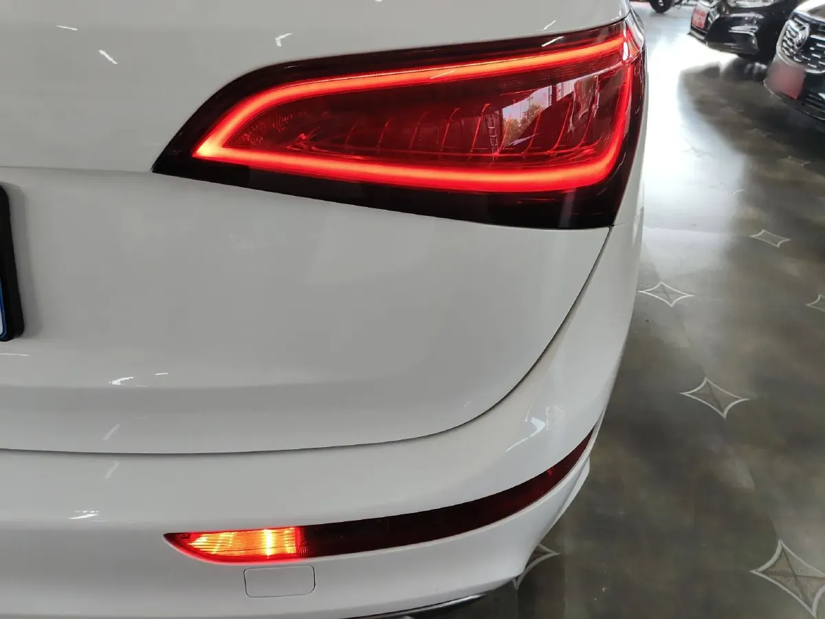 2014 Audi SQ5 3.0T 354HP V6 8AT,autocango,china used car exporter,china ev exporter,chinese used car exporter,chinese used ev exporter