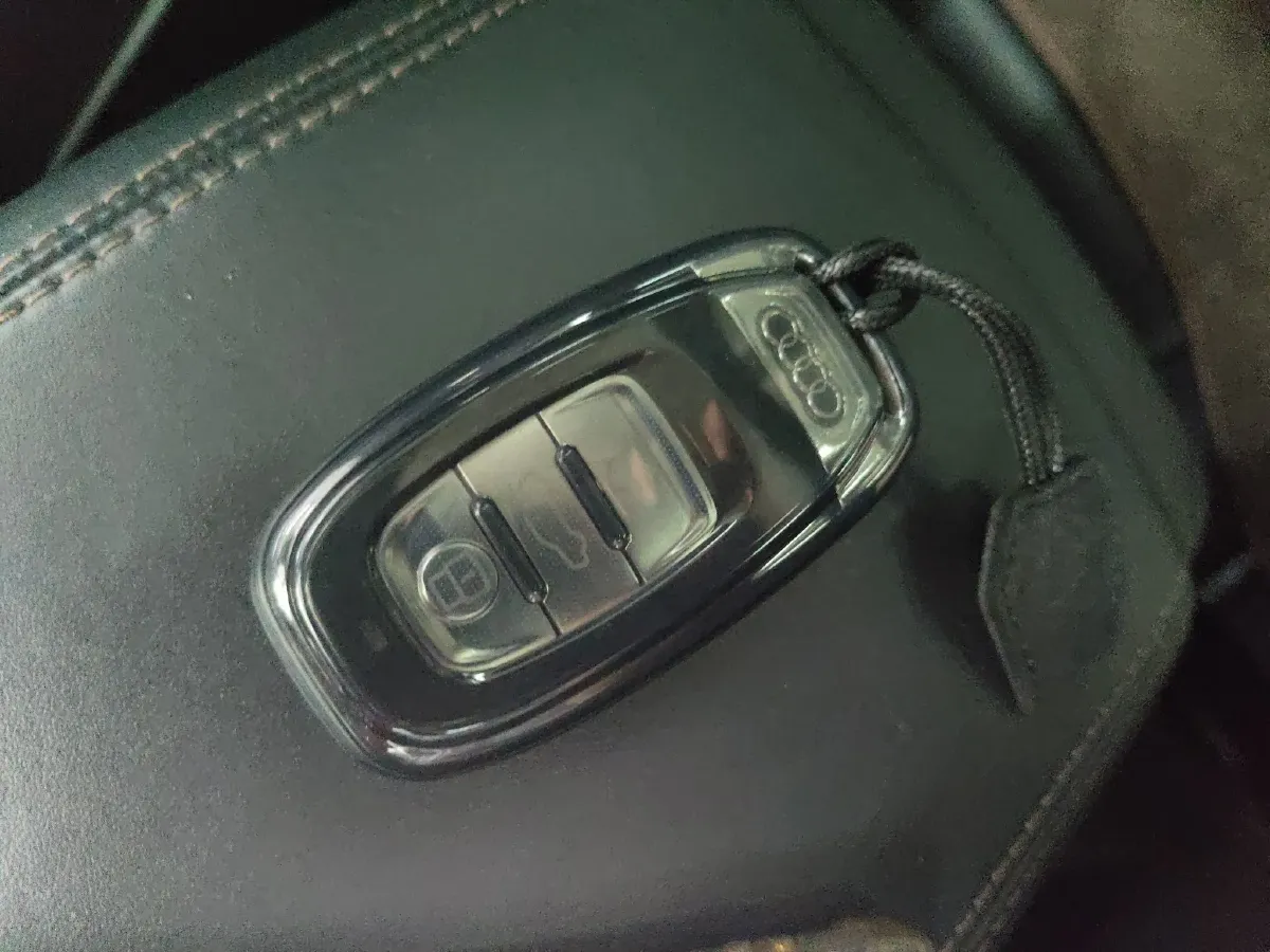 2014 Audi SQ5 3.0T 354HP V6 8AT,autocango,china used car exporter,china ev exporter,chinese used car exporter,chinese used ev exporter