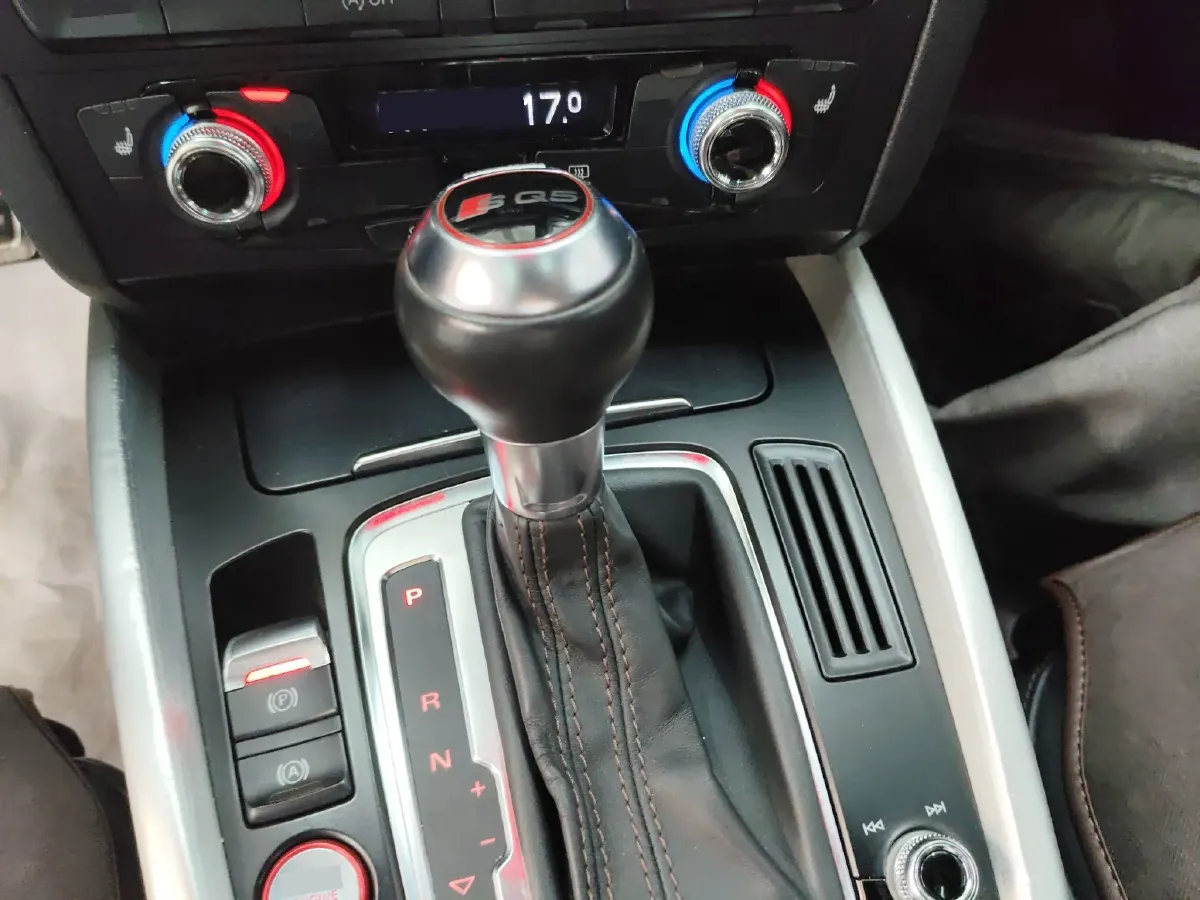 2014 Audi SQ5 3.0T 354HP V6 8AT,autocango,china used car exporter,china ev exporter,chinese used car exporter,chinese used ev exporter