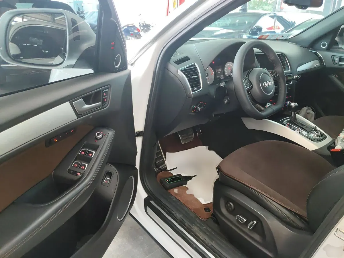 2014 Audi SQ5 3.0T 354HP V6 8AT,autocango,china used car exporter,china ev exporter,chinese used car exporter,chinese used ev exporter