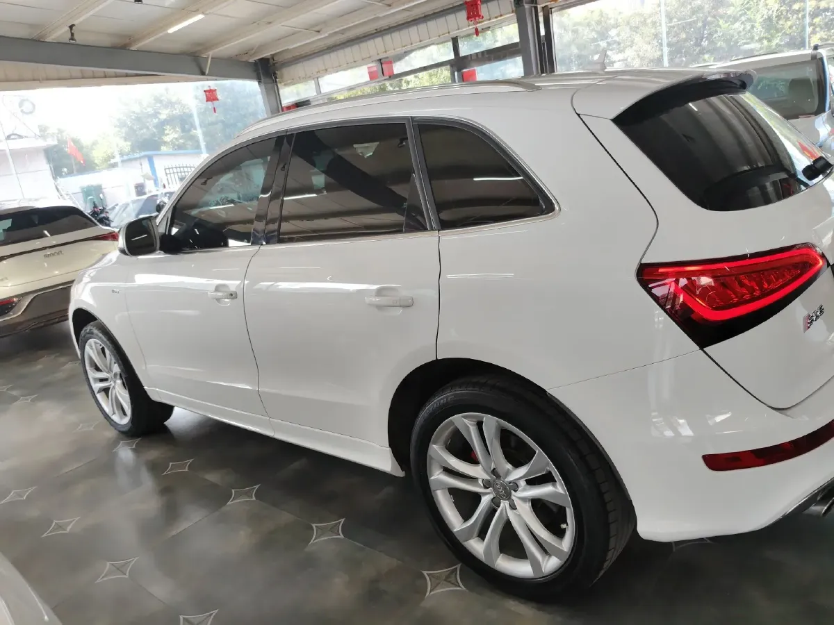 2014 Audi SQ5 3.0T 354HP V6 8AT,autocango,china used car exporter,china ev exporter,chinese used car exporter,chinese used ev exporter