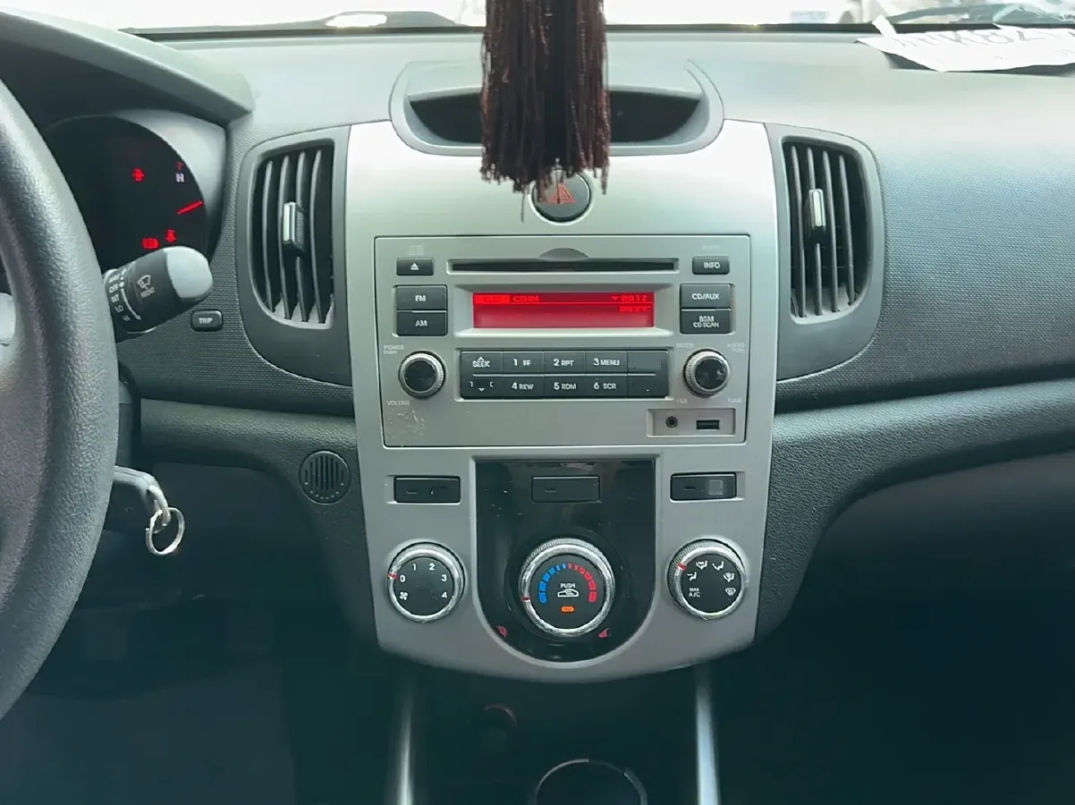 2014 Kia Forte 1.6L 123HP L4 5MT,autocango,china used car exporter,china ev exporter,chinese used car exporter,chinese used ev exporter