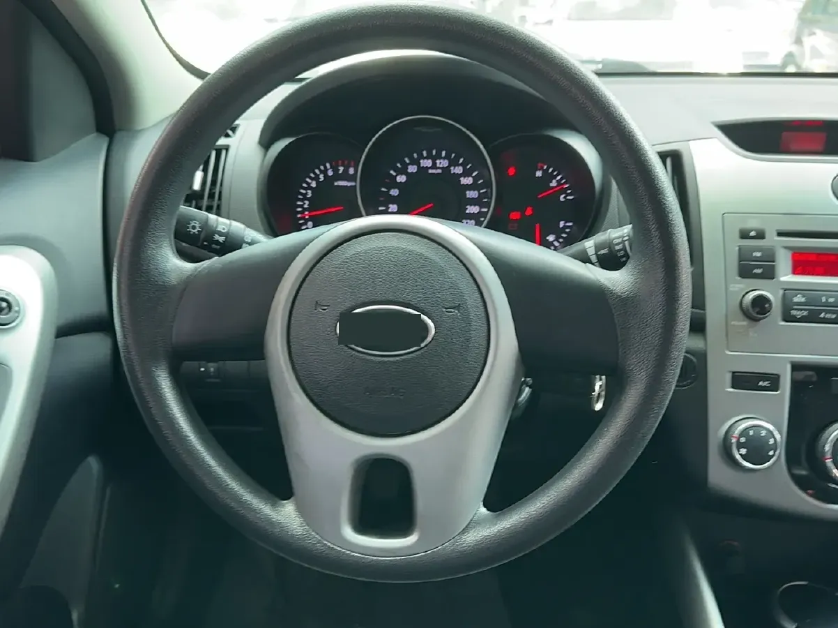 2014 Kia Forte 1.6L 123HP L4 5MT,autocango,china used car exporter,china ev exporter,chinese used car exporter,chinese used ev exporter