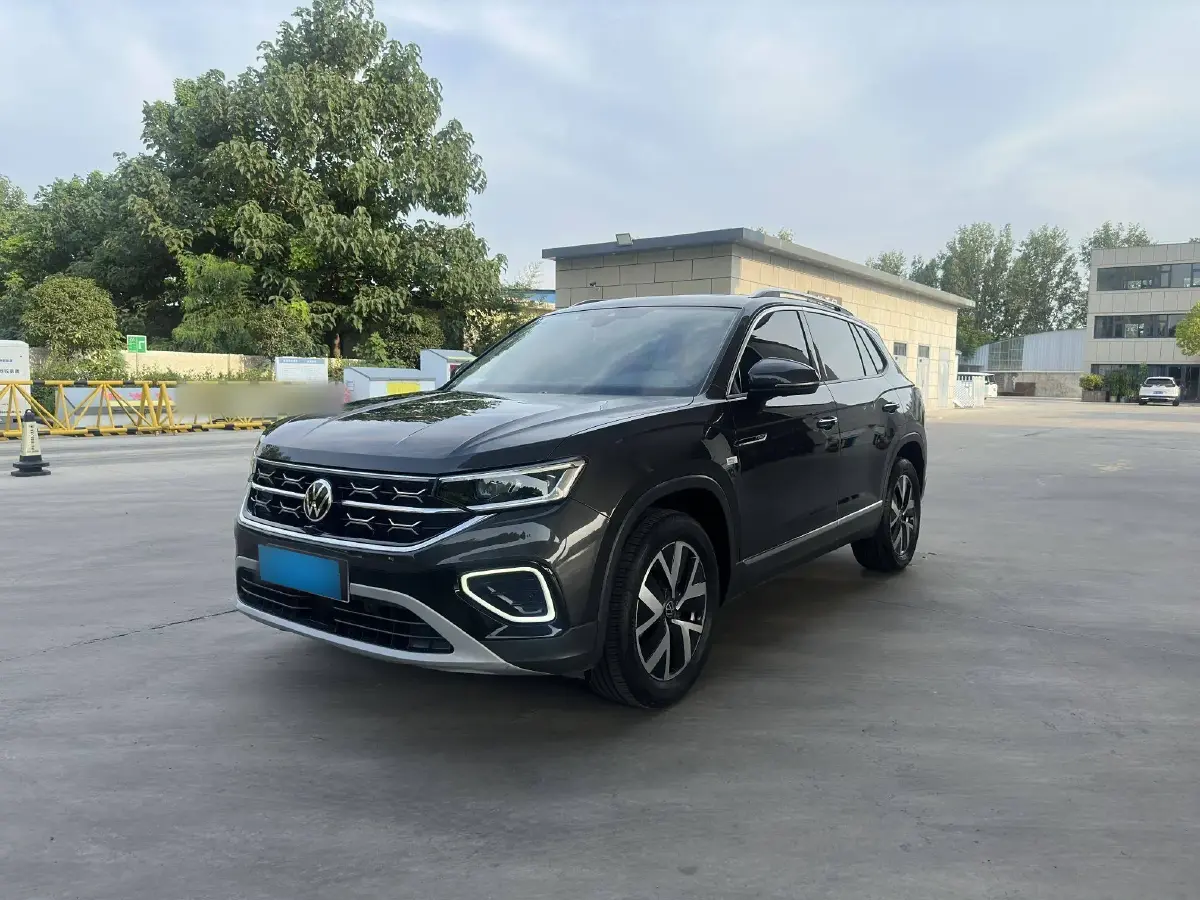 2023 Volkswagen Tayron 2.0T 186HP L4 7DCT