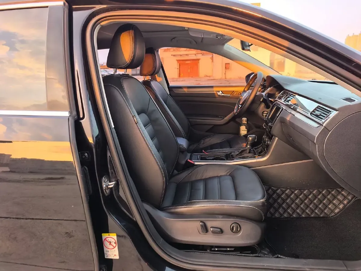 2016 Volkswagen Passat 1.8T 180HP L4 7DCT,autocango,china used car exporter,china ev exporter,chinese used car exporter,chinese used ev exporter