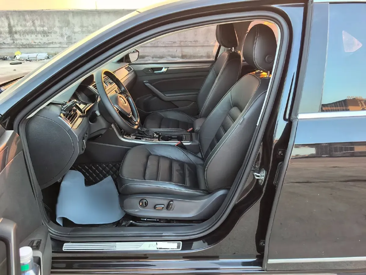 2016 Volkswagen Passat 1.8T 180HP L4 7DCT,autocango,china used car exporter,china ev exporter,chinese used car exporter,chinese used ev exporter