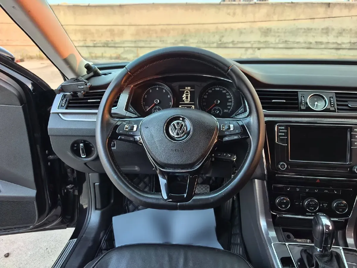 2016 Volkswagen Passat 1.8T 180HP L4 7DCT,autocango,china used car exporter,china ev exporter,chinese used car exporter,chinese used ev exporter