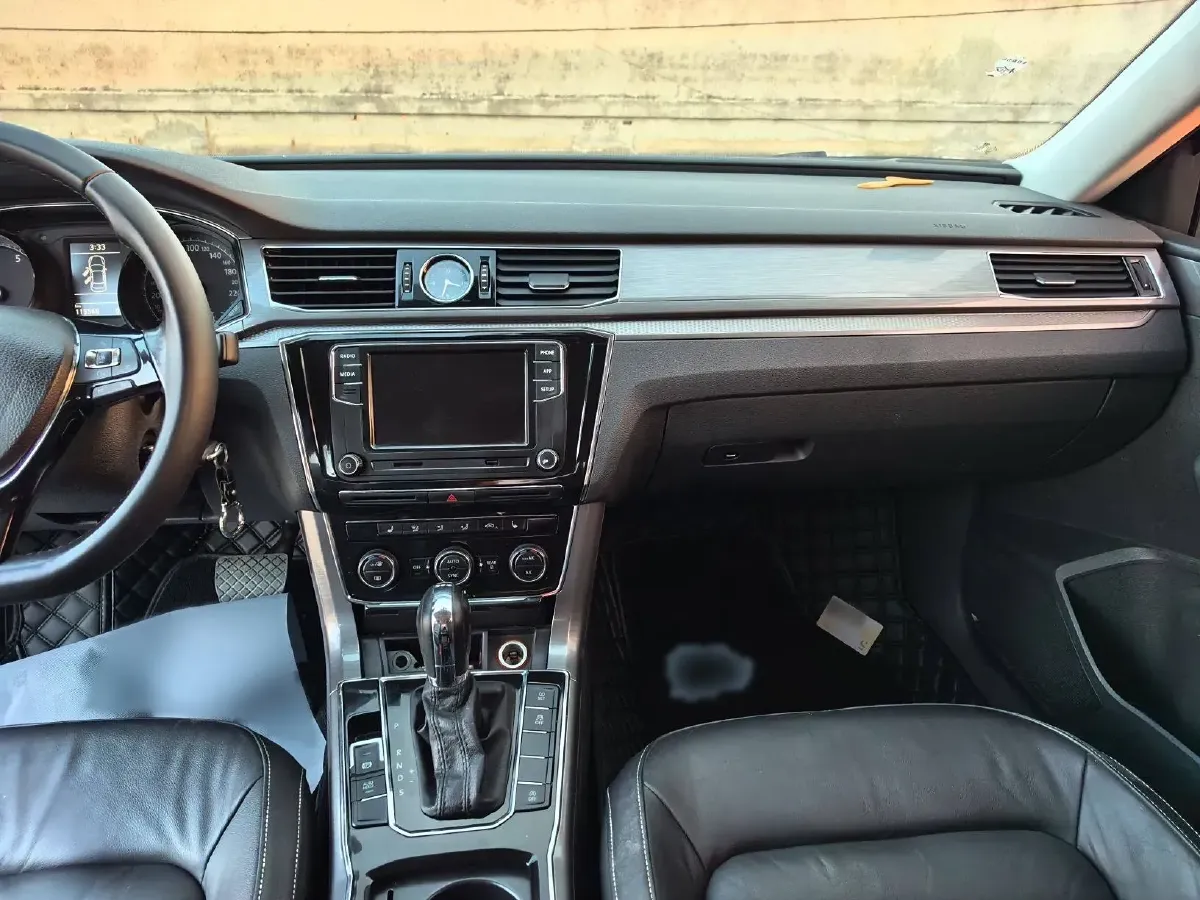 2016 Volkswagen Passat 1.8T 180HP L4 7DCT,autocango,china used car exporter,china ev exporter,chinese used car exporter,chinese used ev exporter