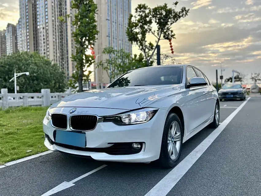 2014 BMW 3 Series 2.0T 184HP L4 8AT