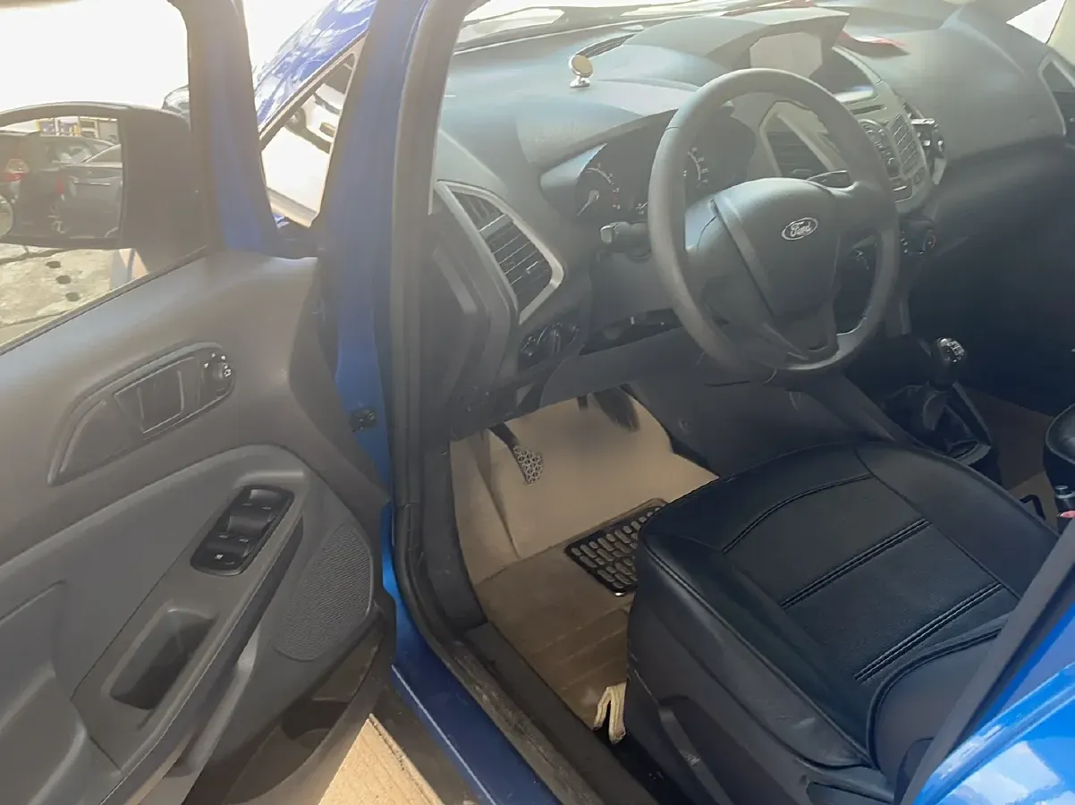 2013 Ford EcoSport 1.5L 110HP L4 5MT,autocango,china used car exporter,china ev exporter,chinese used car exporter,chinese used ev exporter