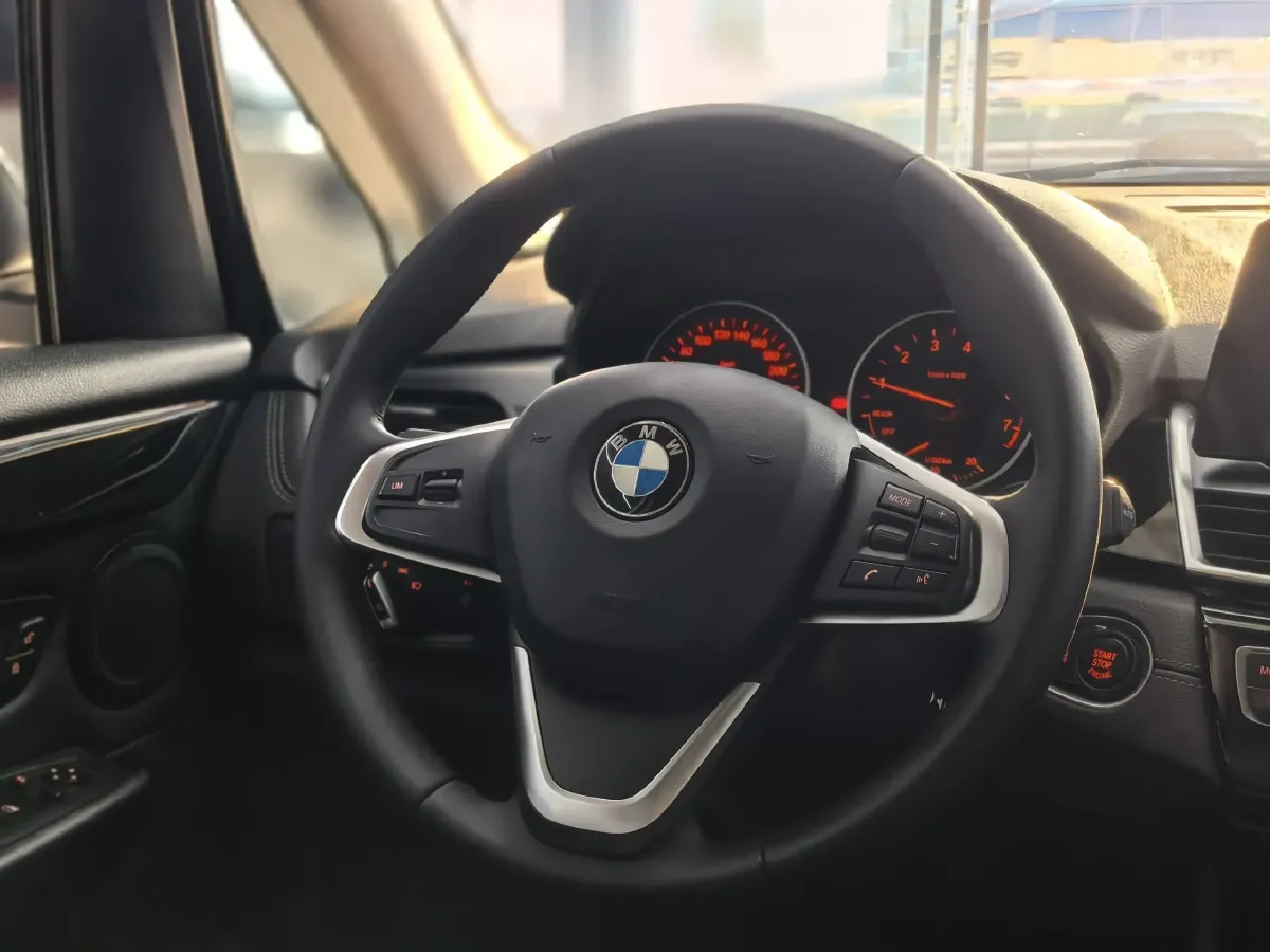 2016 BMW 2 Series Wagon 1.5T 136HP L3 6AT,autocango,china used car exporter,china ev exporter,chinese used car exporter,chinese used ev exporter