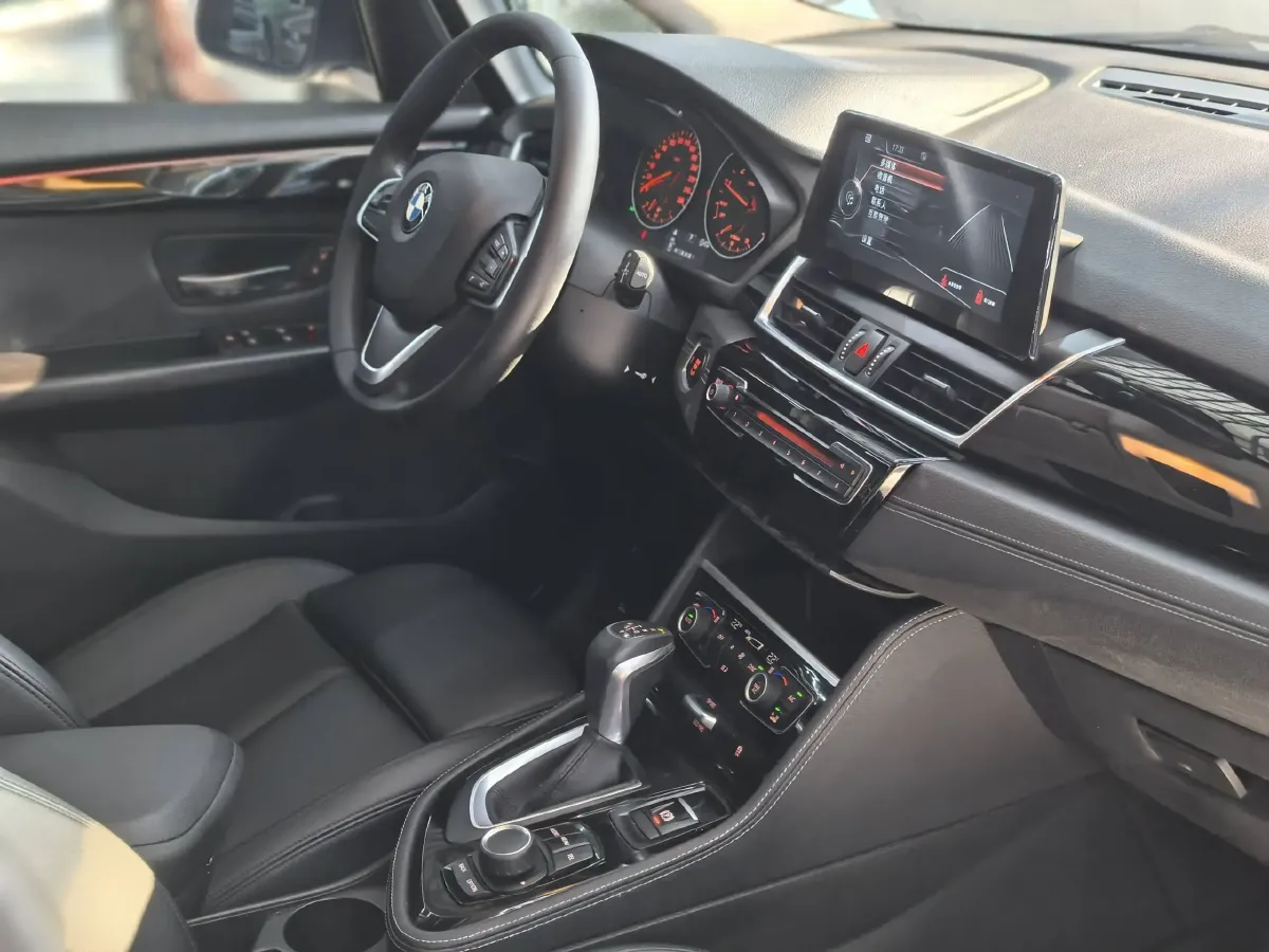 2016 BMW 2 Series Wagon 1.5T 136HP L3 6AT,autocango,china used car exporter,china ev exporter,chinese used car exporter,chinese used ev exporter