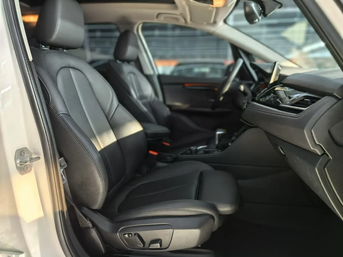 2016 BMW 2 Series Wagon 1.5T 136HP L3 6AT,autocango,china used car exporter,china ev exporter,chinese used car exporter,chinese used ev exporter