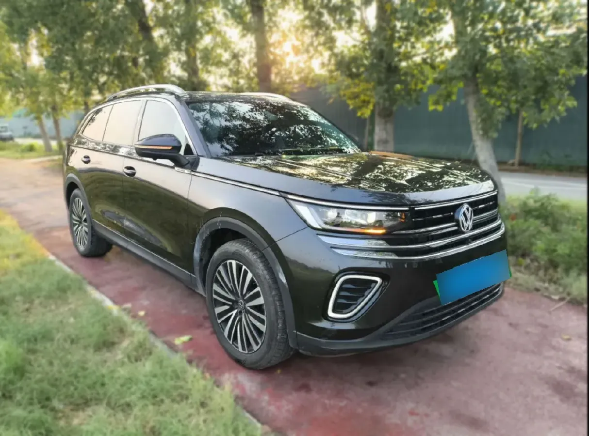 2023 Volkswagen Tavendor 2.0T 186HP L4 7DCT,autocango,china used car exporter,china ev exporter,chinese used car exporter,chinese used ev exporter