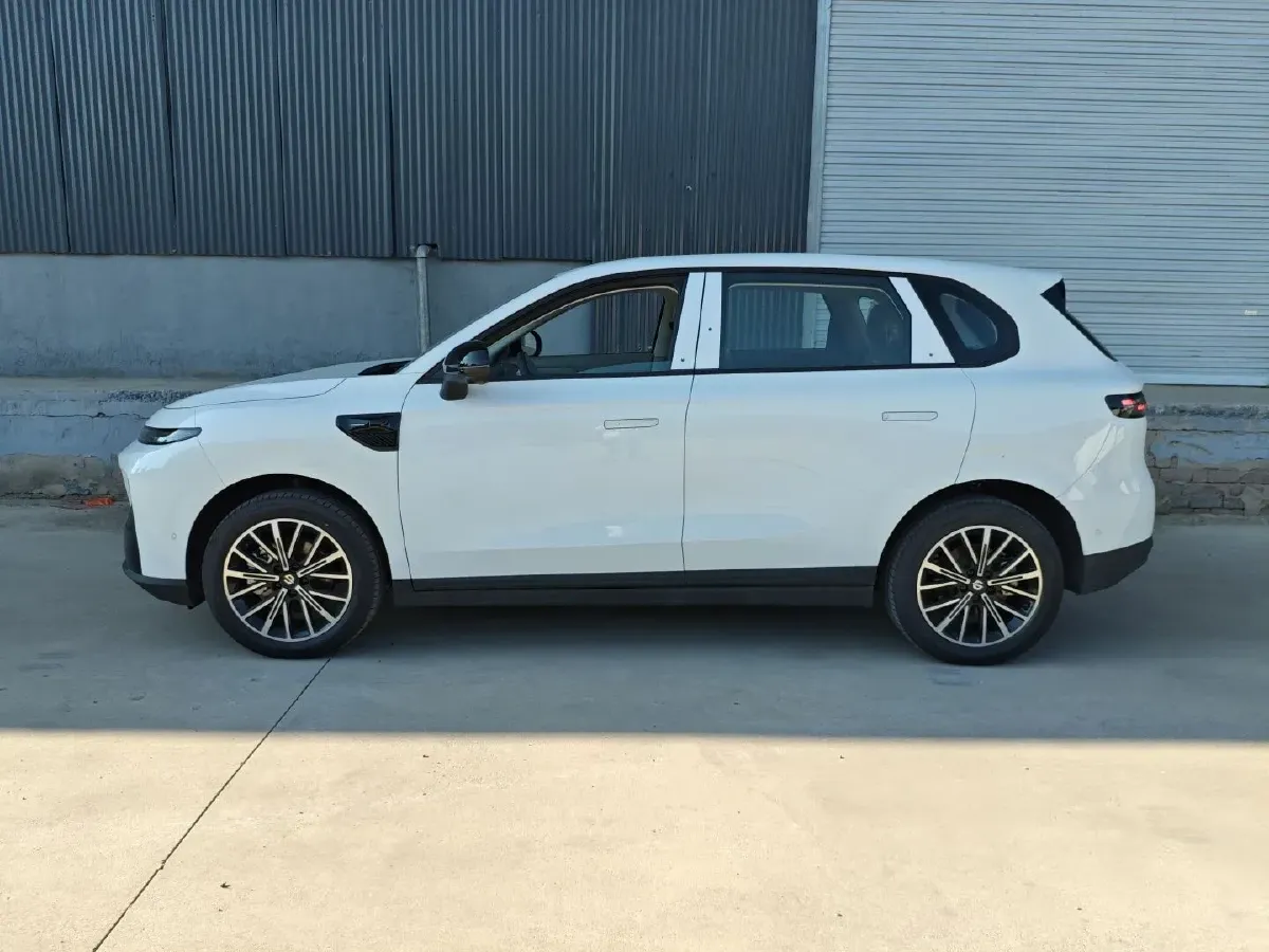 2025 Leapmotor B10 BEV 56.2KWH,autocango,china used car exporter,china ev exporter,chinese used car exporter,chinese used ev exporter