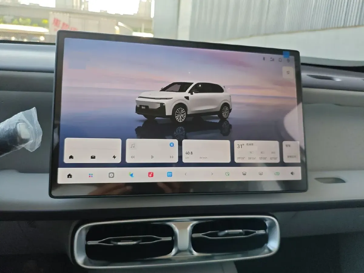 2025 Leapmotor B10 BEV 56.2KWH,autocango,china used car exporter,china ev exporter,chinese used car exporter,chinese used ev exporter