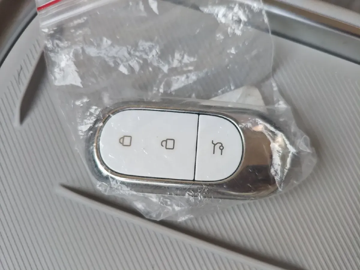 2025 Leapmotor B10 BEV 56.2KWH,autocango,china used car exporter,china ev exporter,chinese used car exporter,chinese used ev exporter