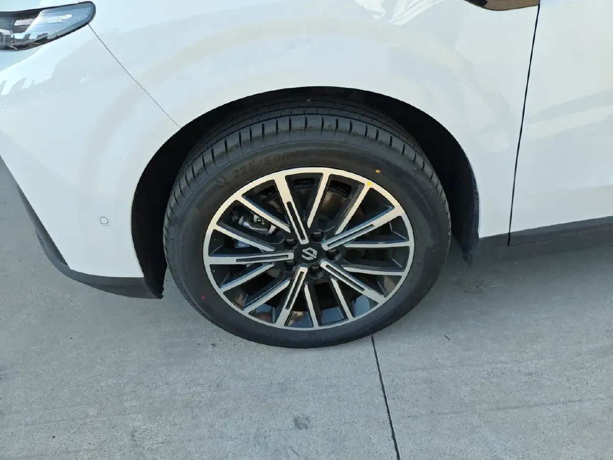 2025 Leapmotor B10 BEV 56.2KWH,autocango,china used car exporter,china ev exporter,chinese used car exporter,chinese used ev exporter