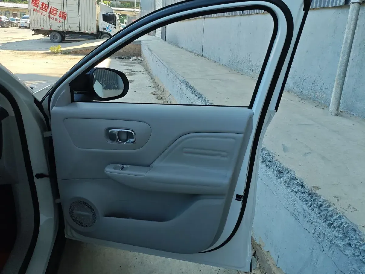 2025 Leapmotor B10 BEV 56.2KWH,autocango,china used car exporter,china ev exporter,chinese used car exporter,chinese used ev exporter