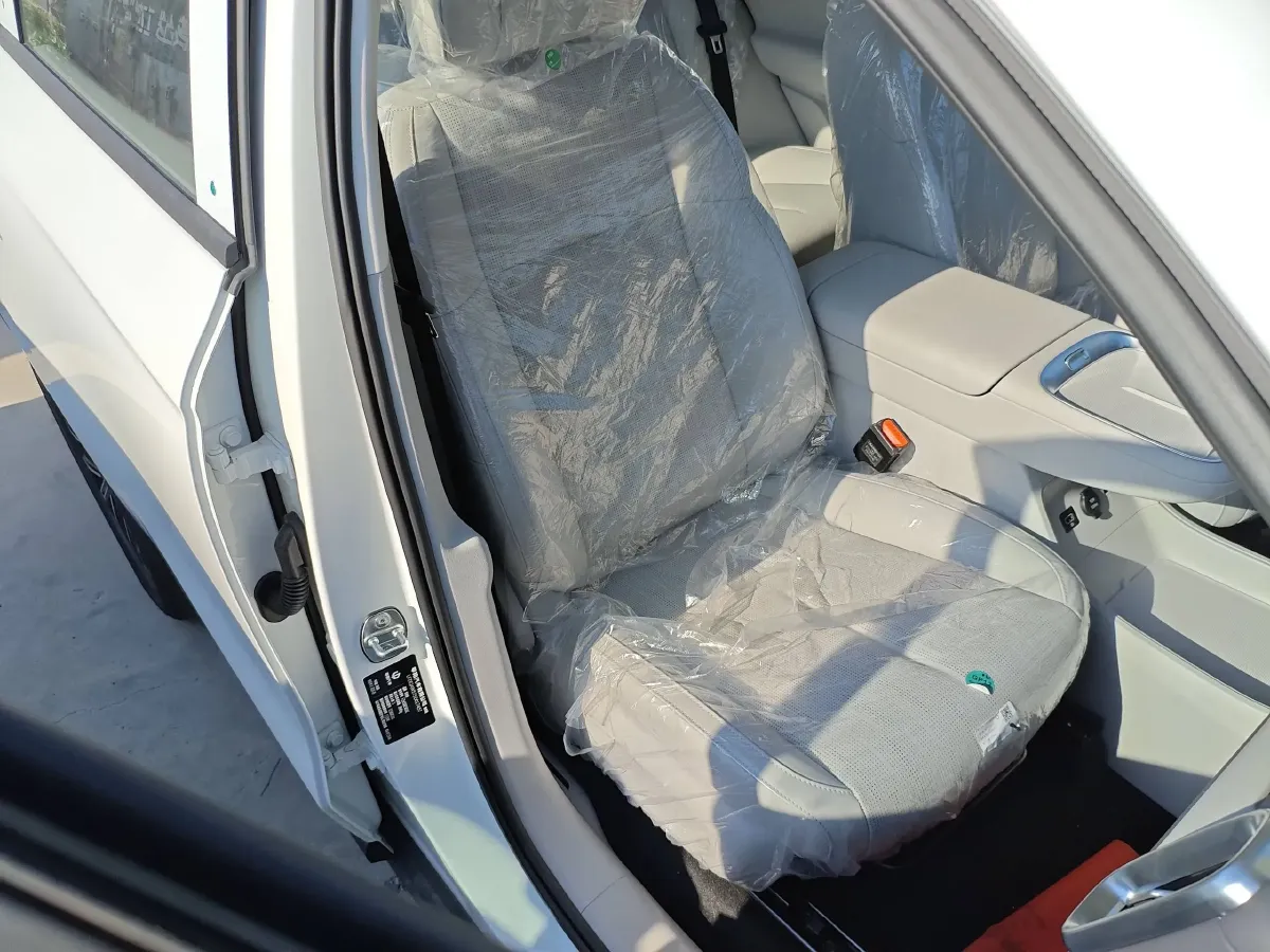 2025 Leapmotor B10 BEV 56.2KWH,autocango,china used car exporter,china ev exporter,chinese used car exporter,chinese used ev exporter