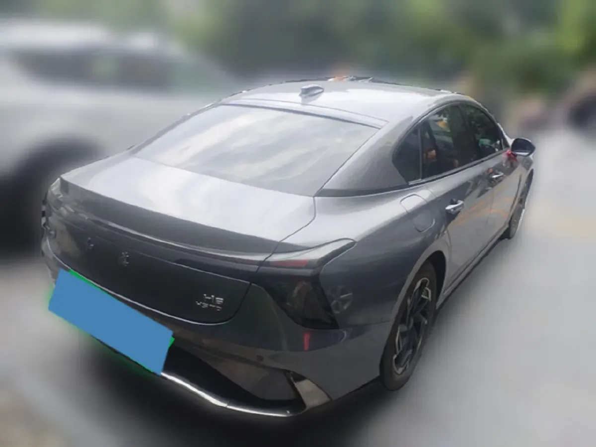 2023 HongQi H6 2.0T 252HP L4 8AT,autocango,china used car exporter,china ev exporter,chinese used car exporter,chinese used ev exporter