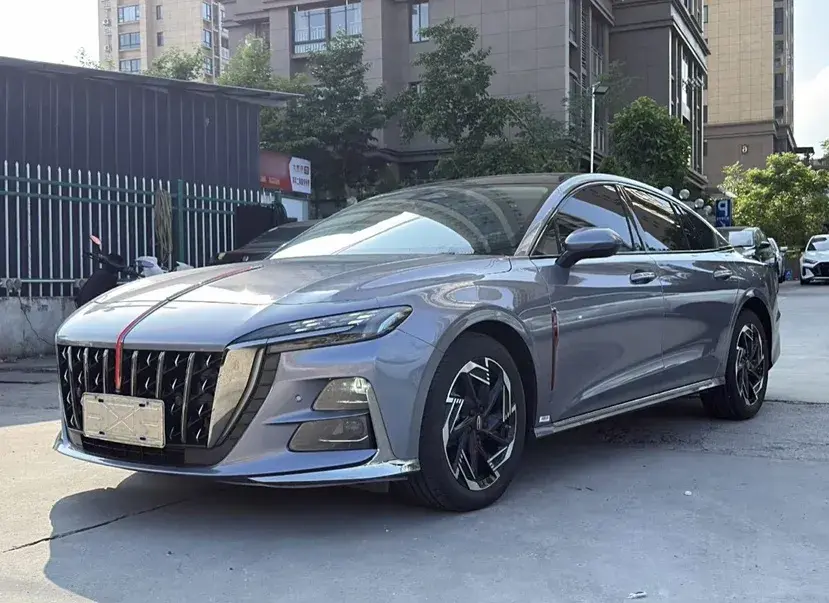 2023 HongQi H6 2.0T 252HP L4 8AT