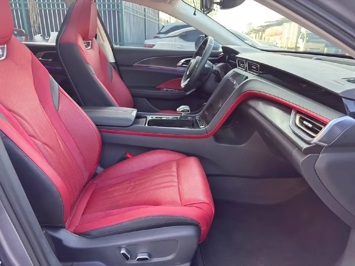 2023 HongQi H6 2.0T 252HP L4 8AT,autocango,china used car exporter,china ev exporter,chinese used car exporter,chinese used ev exporter