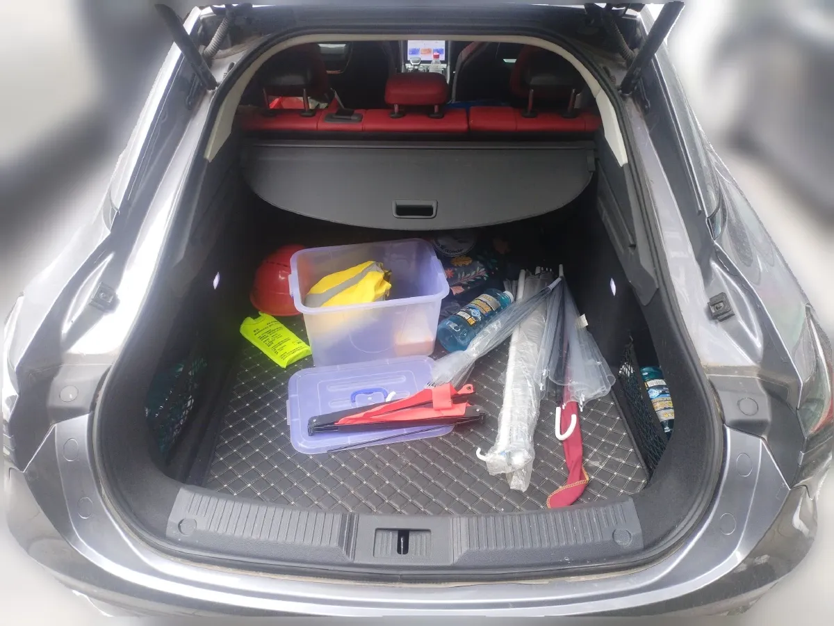 2023 HongQi H6 2.0T 252HP L4 8AT,autocango,china used car exporter,china ev exporter,chinese used car exporter,chinese used ev exporter